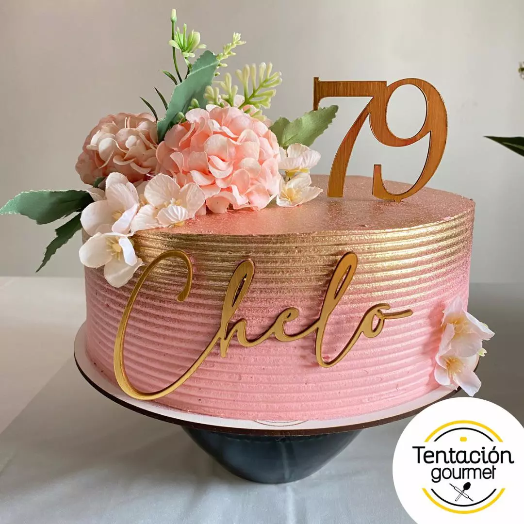 Torta personalizada torta fría de duraznos con crema chantillí
